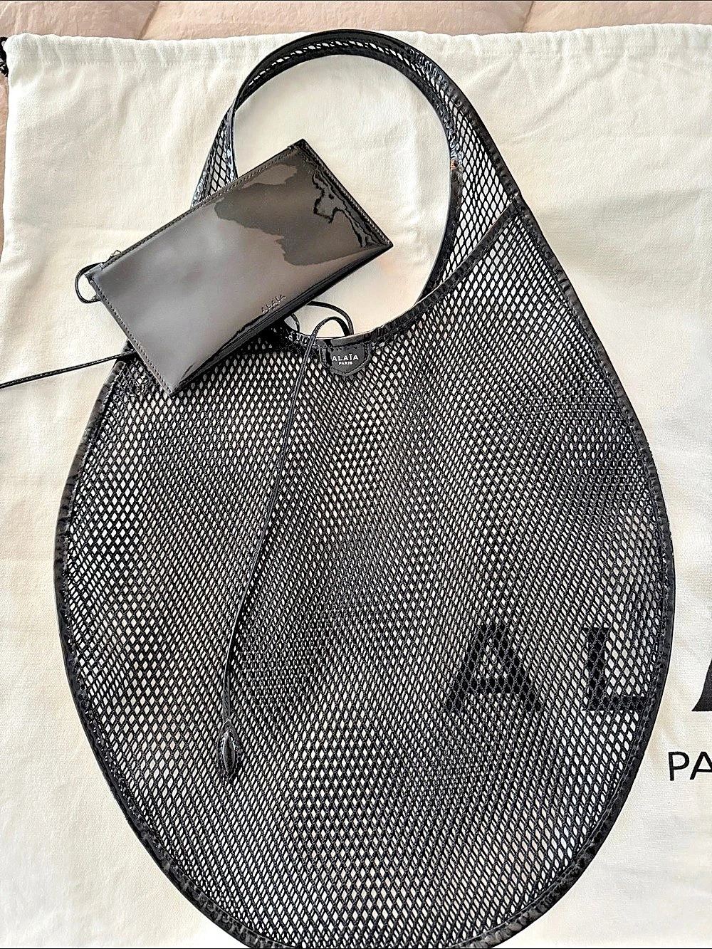 Alaïa One Piece XL Net Patent Calfskin Hobo Bag Black Tote